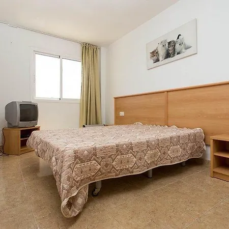 Ontario Apartment *